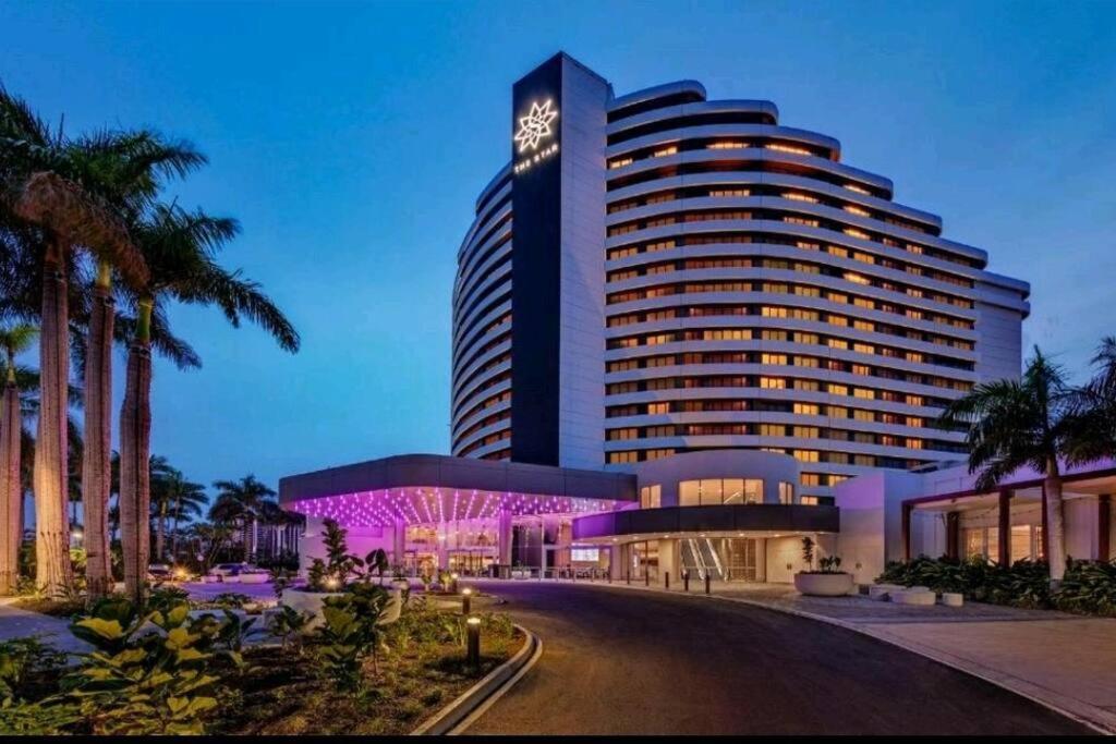 Broadbeach Victoria Square Gold Coast Esterno foto